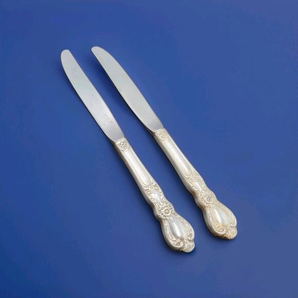 1847 IS Rogers Bros Silverware Set Of 2 HERITAGE Flatware Dinner Knives - Picture 1 of 6